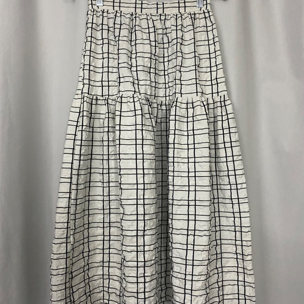 Black and White Maxi Skirt - Picture 2 of 2